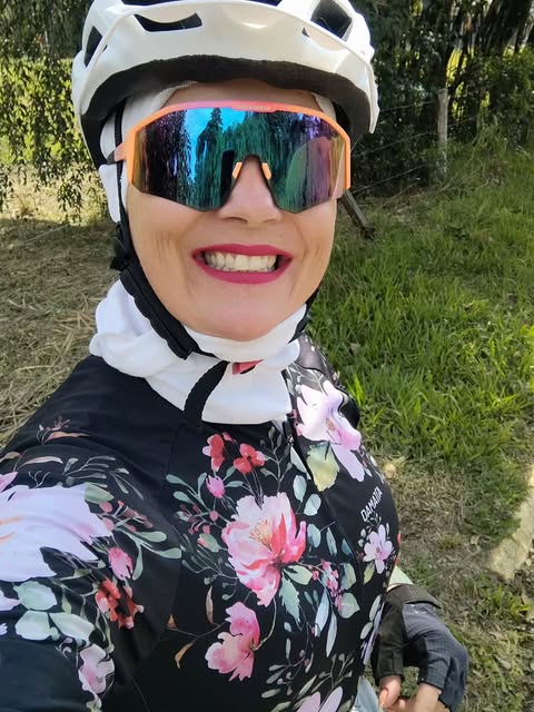 Melhor look: aquele que tira um sorriso do rosto😁

Boraaaa🚲🚲🚲🚲