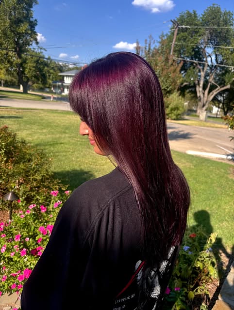 a rich berry transformation 🍷 by @xtina.creates !!

#renatasalons #redhairinspo #renatahairco #grap