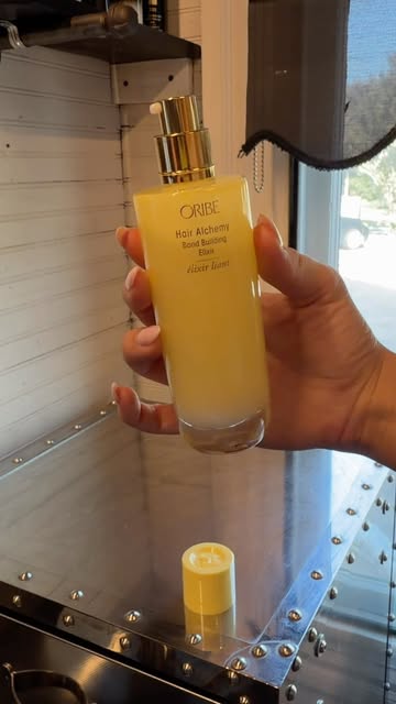 Stronger hair starts here ✨ 

Meet Oribe Hair Alchemy Bond Building Elixir - a lightweight, transfor