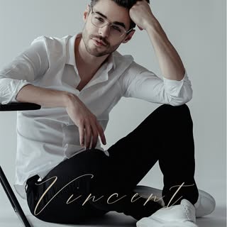 Continuing on with our Artist introductions, this time taking centre stage is Vincent! 🤓

Once an a