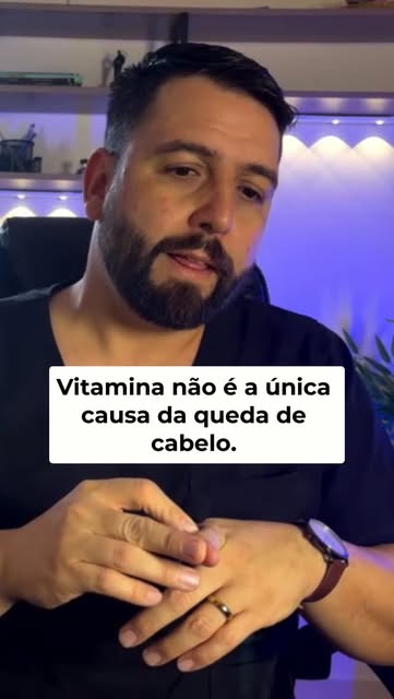 Suas vitaminas podem não ser a causa da queda de cabelo. Uma boa avaliação profissional é crucial pa