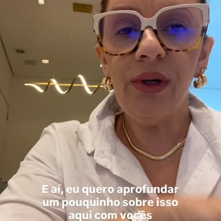 Você investe em shampoo, tônicos e tratamentos… mas está bebendo água suficiente? 💧

A saúde capila