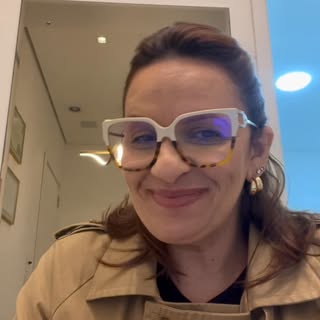 “Se eu soubesse que meu cabelo ficaria assim, eu não teria emagrecido.”

Essa frase me atravessou du