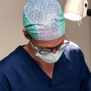 Les bons gestes pour se protéger des UV 🌞

Les rayons ultraviolets peuvent provoquer des coups de s