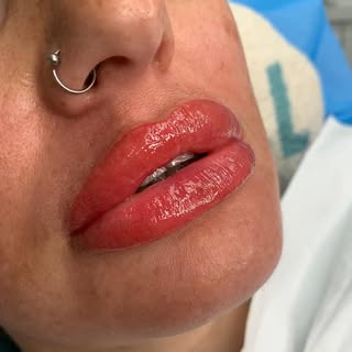 This Lipblush has me in a chokehold right now 🥵👄😍

#lipblush #liptattoo #lipblend #lipblushingtat