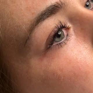 These lashes won’t need mascara for a while! 🫶🏾✨

#lashliftandtint #lashes #lvllashlift #lashesfor