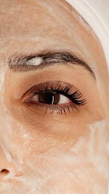 Not every peel has to leave your skin peeling.

Say hello to LHALA Peel! a Korean-inspired skin trea