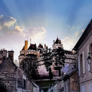 #chateaudepierrefonds #chateaupierrefonds #pierrefondstourisme #contrejour #love_france #visitelafra