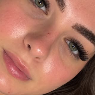 Fresh lashes and healed brows