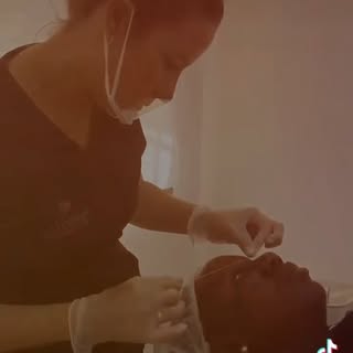 ✨ ¿Sueñas con unas cejas perfectas al despertar? ✨

La micropigmentación de cejas es el tratamiento 