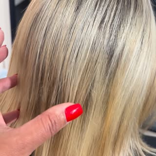 Fine, Overprocessed Hair Transformation 

#hairextensionspecialist #hairextension #nanohairextension