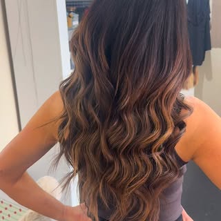 🙏✨ The glow-up you didn’t know you needed…

Obsessed 💋❤️ thank you @mychellecarolinehair for bring