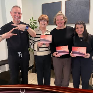 It's a Ziplyft first! 🎊

Dr. Mark Berkowitz and his team at @accentscosmeticsurgery are the first a