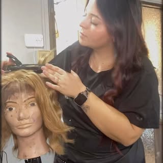 Come style a wig with @hairbylindseymn! ✨