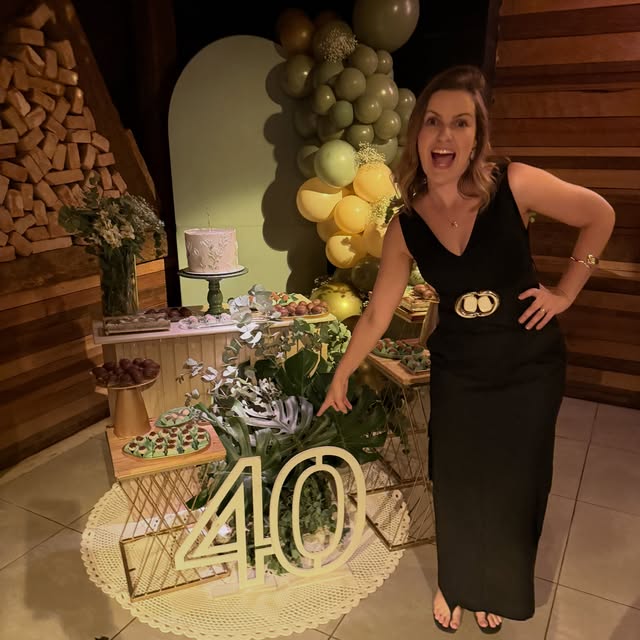 08/09/2026🎂🥳

Quarentei!✨🎂🥂

E entrei nos “entas” podendo dizer que estou na minha melhor fase d
