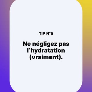 Boire de l’eau, c’est la base.
Mais hydrater sa peau, c’est tout aussi essentiel — même quand elle n