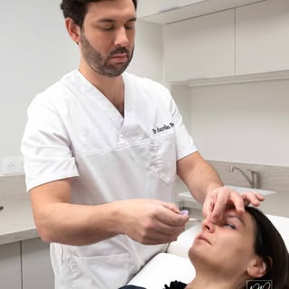 Je réalise souvent des rhinoplasties médicales qui permettent de corriger certains aspects du nez gr