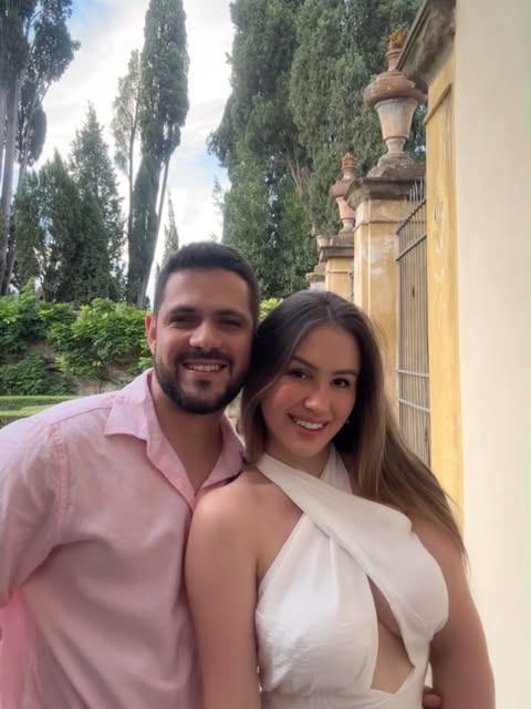 Quem me conhece sabe o quanto pedi por um amor leve, sem complicações. Ao teu lado tudo é leve: é mu