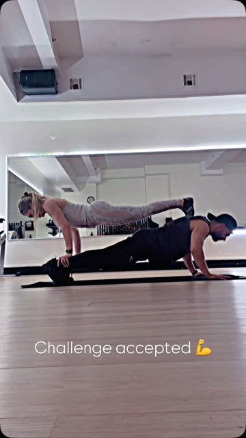 Challenge accepted 💪can you do it?
#coupleschallenge #pushupchallenge💪 #fitnesschallenge