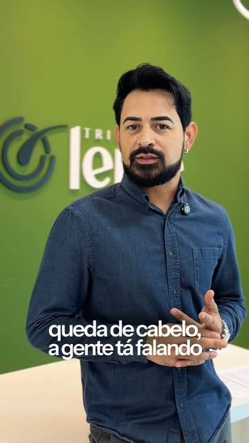 A queda de cabelo não é apenas sobre cabelo.

Para quem vive esse processo, ela pode representar ins