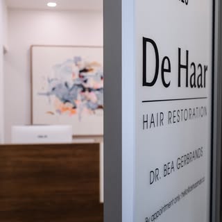 Restoring hair is one thing, restoring self confidence is everything.

At De Haar Hair Restoration, 