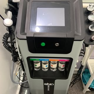 Multi Pronged HYDRAFACIAL Machine @ COSMOGLOW