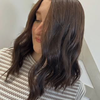 Rich brunette. Effortless movement. A beautifully sculpted cut. 🤎

Rich, glossy brunette with a ser