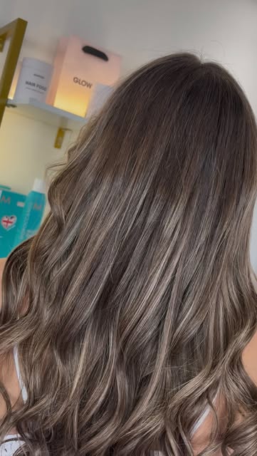 Just casually adding 18 inches 🤎#transformation #extensions #tamworthhair #hairdresser #hairgoals