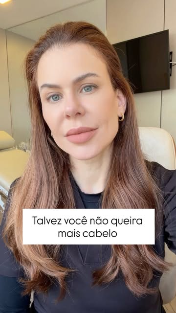 Eu sei que você não sente falta 'apenas' do cabelo.

A calvície costuma acontecer devagar.

Uma pequ
