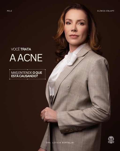 O erro mais comum é tratar a acne como algo passageiro, quando, na verdade, ela é uma doença inflama