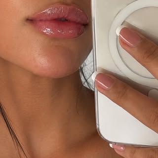 Des injections des lèvres en été ? Oui, c’est possible ☀️💋 

Une injection d’acide hyaluronique peu