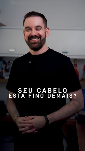 A calvície pode dar sinais muito antes de surgirem falhas visíveis.

O rabo de cavalo fica menos vol