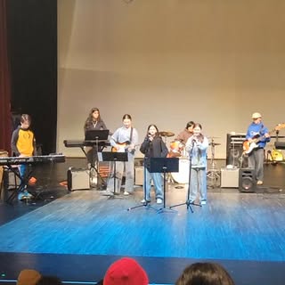 Special performance for ES by Kai's 7th/8th grade band.  Talent is unreal 🤯🎶🎵