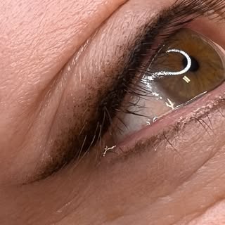 ✨ FOXY LINER → feminine, lifted, timeless.

What is Foxy Liner?
A permanent eyeliner technique desig