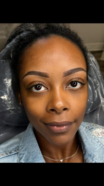 You entrusted me with your brows…
and the result is pure refinement. ✨

Soft. Defined. Effortless.

