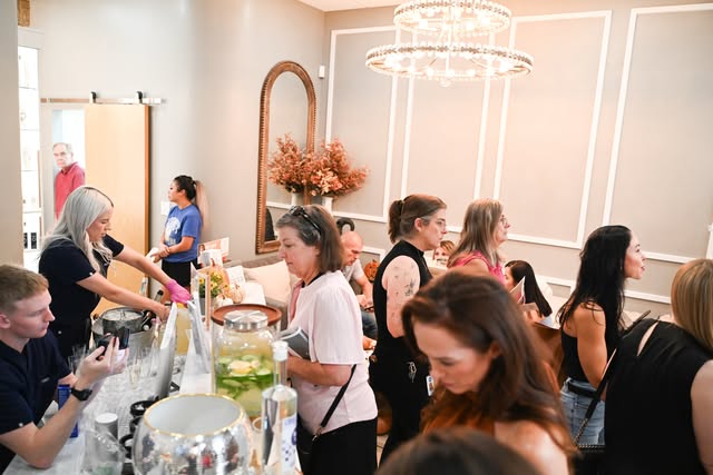 Last night was one for the books.🥂

An incredible evening filled with amazing people, great convers