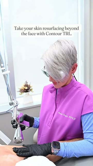 Your face isn’t the only area that deserves resurfacing. 💫

Contour TRL can be used on the arms to 