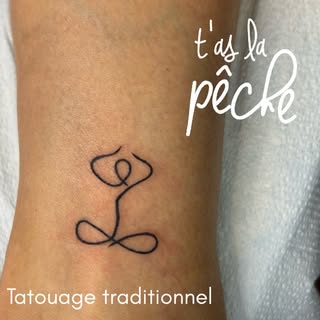 Un tatouage représentant le calme, la pleine conscience et l’équilibre pour la belle Lyne 😍 

Je su