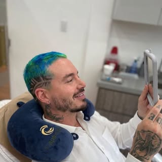 El tratamiento capilar es indispensable antes del show, lo dice #jbalvin⚡️🇨🇴 #capilclinicve #ciuda