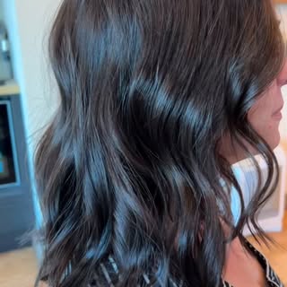 Rich brunettes love spring too 🤎✨

She wanted something simple, polished, and effortlessly fresh fo