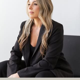 Side hustles come and go. Algorithms change. Trends fade. Skills remain. I’m Courtney, owner of So. 