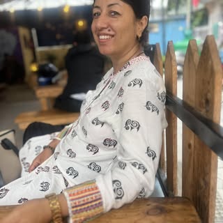 रमाइलो कुरा गर ।
सपना को कुरा गर ॥

सँगसँगै बिताएका 
सम्झना को कुरा गर ....

दु;ख छोड ....
दु;ख लाइ 