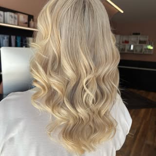 Serving Blonde Era✨

- Half Head Highlights 
- Cut & Style

This gorgeous refresh was created by our