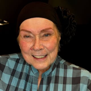 Look at this incredible transformation! After getting permanent makeup, this lovely woman looks year
