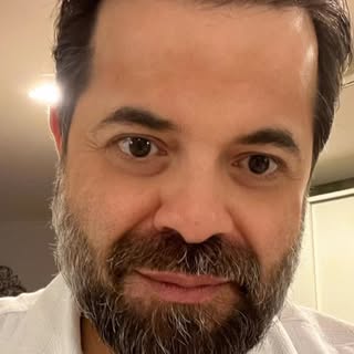 Foi um ano de perder os cabelos. Mas eu ganhei! 
Obrigado, @drmarlonoliveira! Obrigado pela sua habi