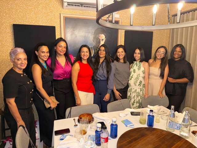 La noche de ayer, en @casabravard , celebramos el 𝐂𝐨𝐦𝐢𝐭𝐞́ 𝐂𝐥𝐢̂𝐧𝐢𝐜𝐨 𝐝𝐞 𝐏𝐞𝐥𝐨 𝐲 𝐏�