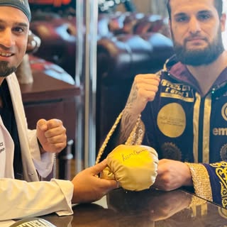 It was a great pleasure to welcome professional boxer @liamcameronboxer to Leeds Private Hospital/Th