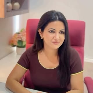 Ask your skincare questions in the comments!
We are here to help you.

Let’s connect.
.
.
.
#drgeeti