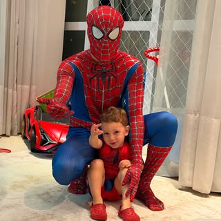 Meu filho é completamente apaixonado pelo Homem-Aranha. E eu decidi aproveitar essa fase do melhor j