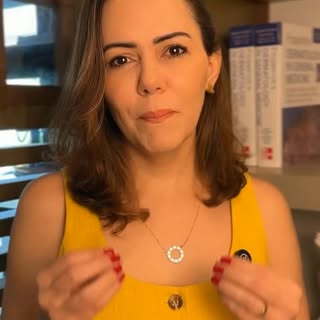 Essa é uma das primeiras orientações que dou para pacientes em tratamento capilar: pare de ficar con